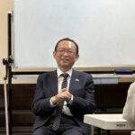 Xi Van Fleet 是谁？ 来自脸书的介绍